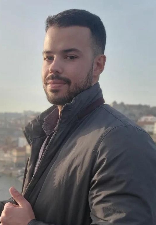 Ricardo Maia, 25 anos, trabalhador-estudante, aluno da FADEUP e trabalhador na restauração.